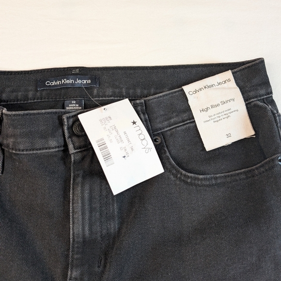 24. Nwt Calvin Klein Women's Gray Jeans - Picture 2 of 5